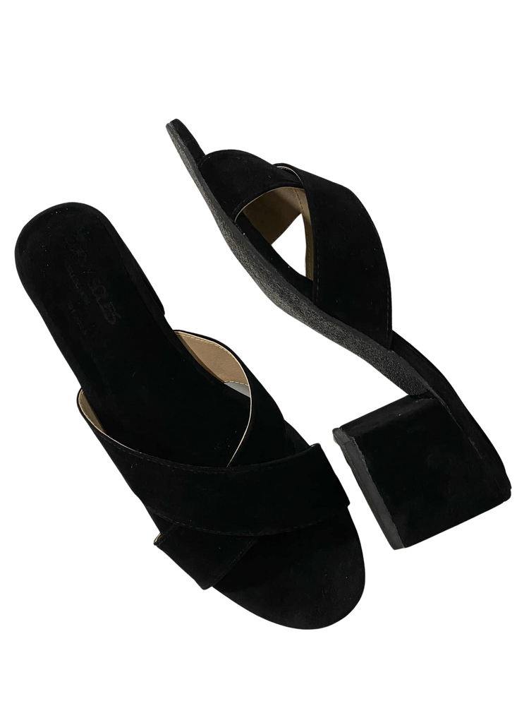 Curvy Soles Ellise - Widefit Velvet Block Heels