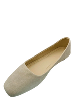 Curvy Soles Pretty - Women Close Shoes