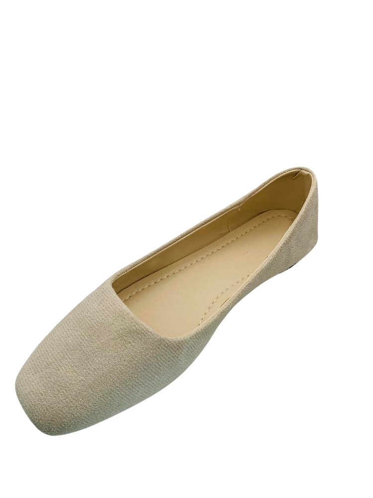 Curvy Soles Pretty - Women Close Shoes