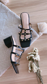 Curvy Soles Flordeliza - Widefit Block Heels