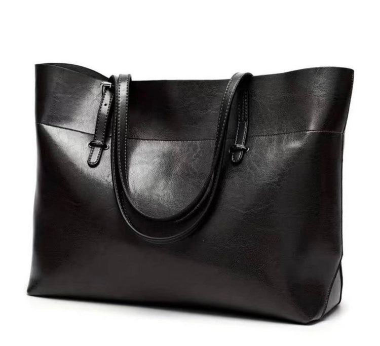 Curvy Plus Daisy - Leather Tote Bag