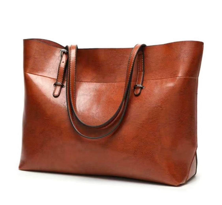 Curvy Plus Daisy - Leather Tote Bag