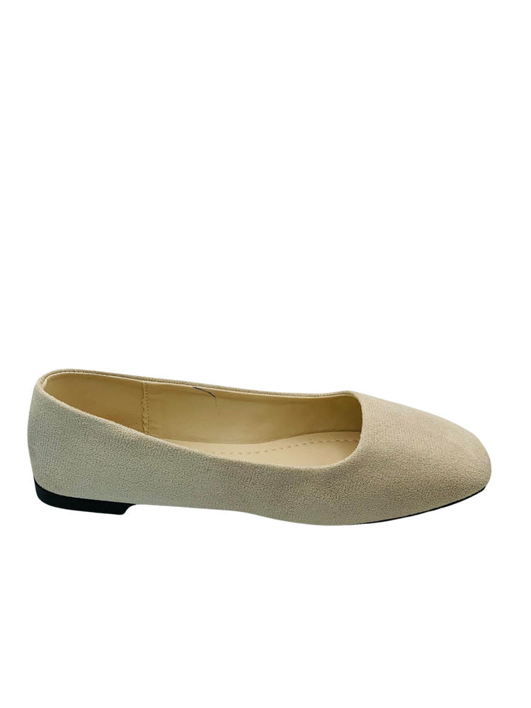 Curvy Soles Pretty - Women Close Shoes